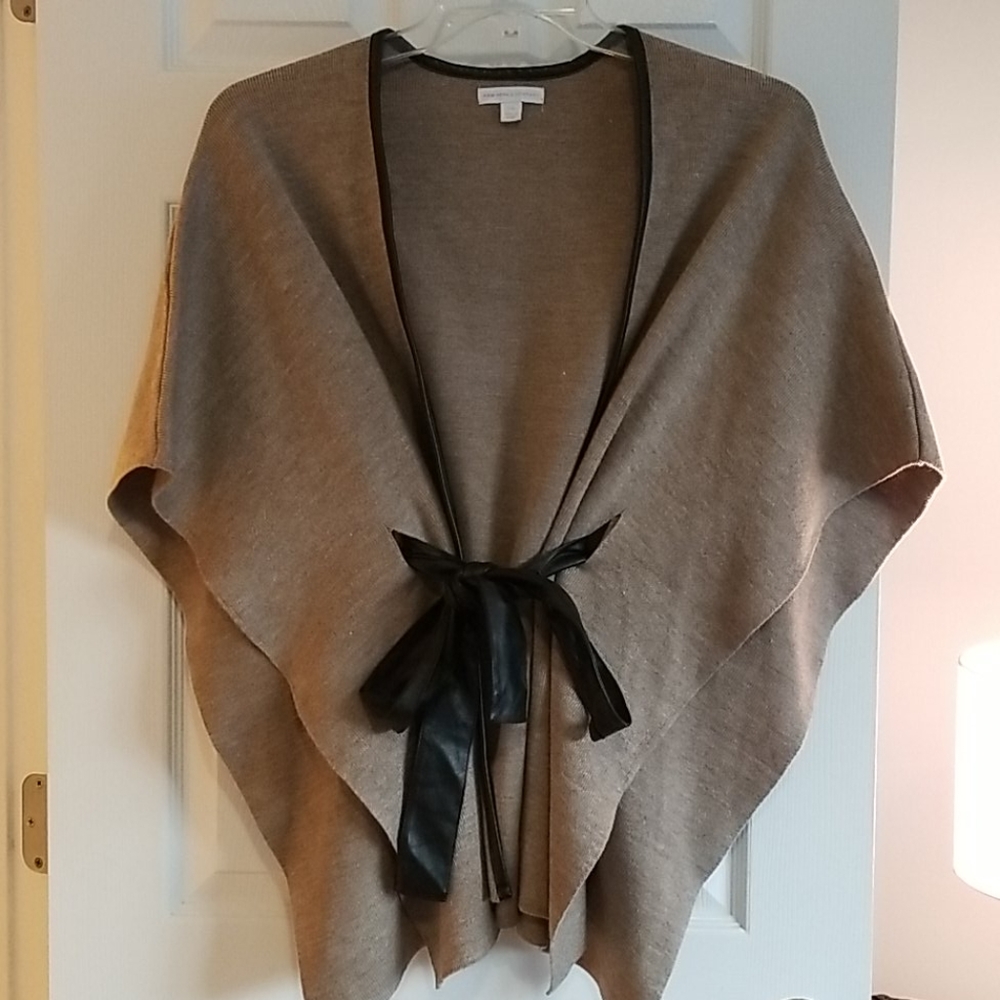 Tie front sweater cape/poncho